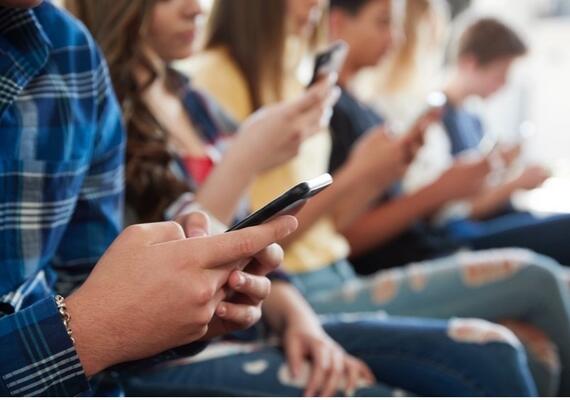 Research project uncovers stealthy world of digital food marketing to teens - Dr. Charlene Elliot