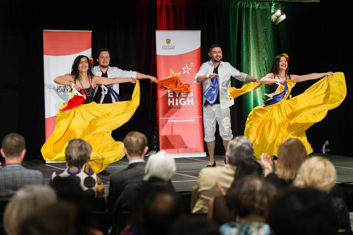 The 2019 UCIA Awards event featured interactive displays and diverse ethnic performances such as the Asi Es Colombia dancers. 
