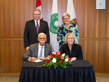 The University of Calgary and the Aga Khan University sign a Memorandum of Understanding on Wednesday, October 17, 2018.