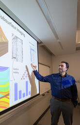 Shahpoor Moradi directs the Professional Master in Quantum Computing program in the Faculty of Science at UCalgary.