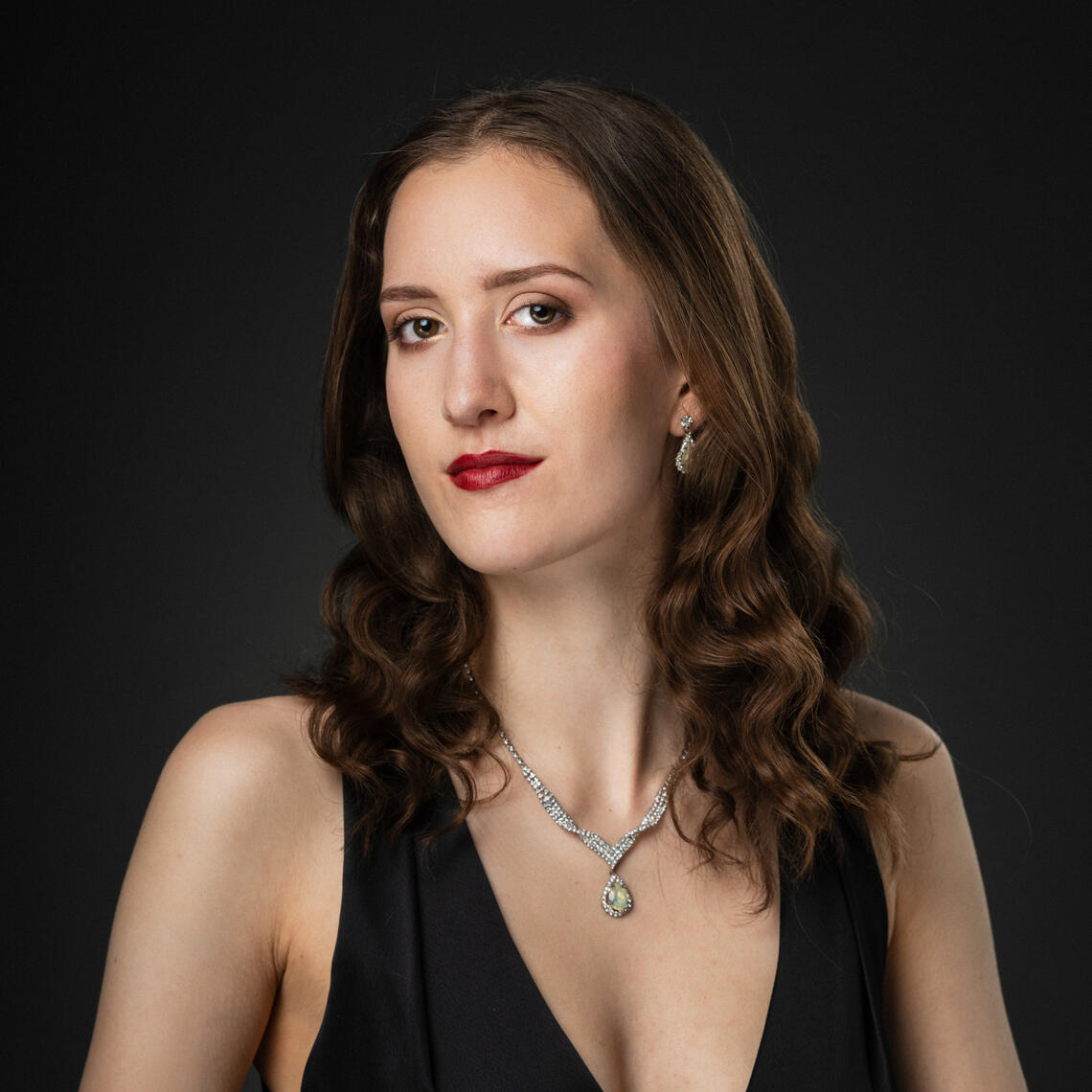 Elizabeth Fast as Venus