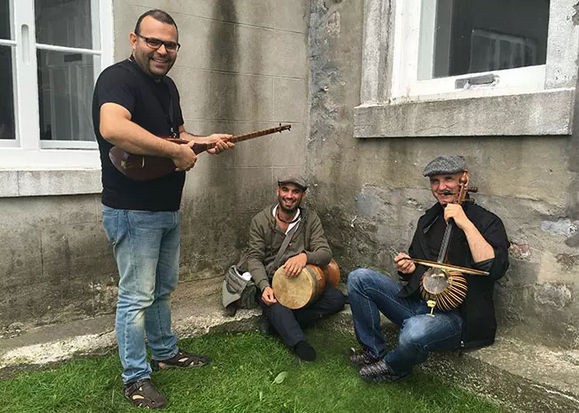 Trio Regard Persan