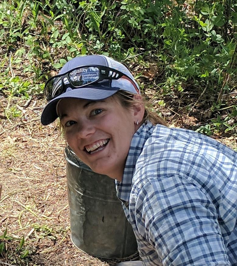 Dr. Lindsay Amundsen-Meyer headshot