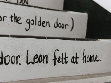 A stair that reads "Leon felt at home"