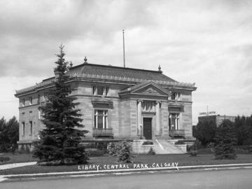 Photo of Calgary Public Library (c. 1920), sandstone building