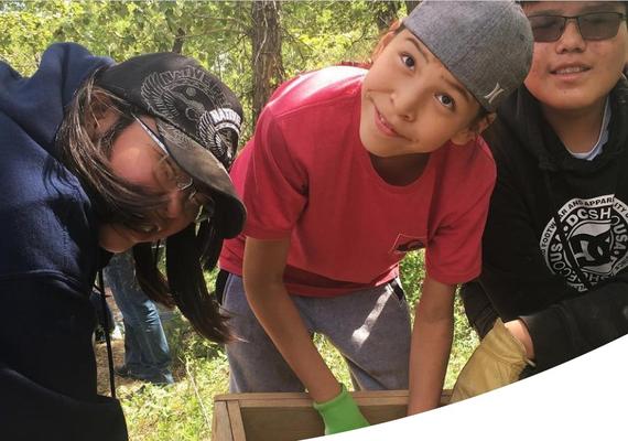 Kids learning archaeological methods