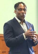 Tunde Ogunfowora