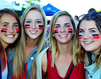 UCalgary pride - students at orientation